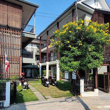 Chada House Hotel Chiang Mai Exterior photo